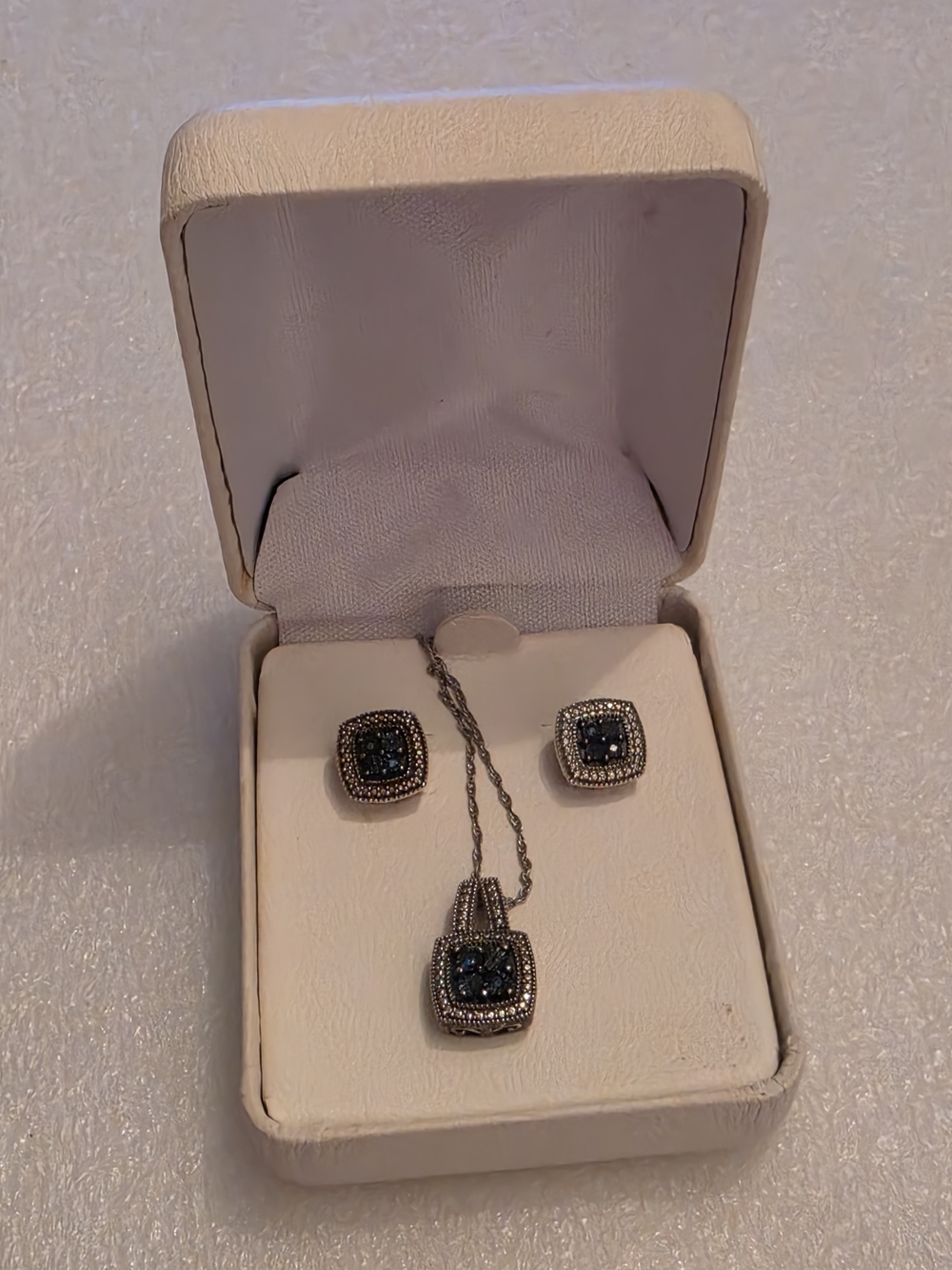 Sterling Silver Black Stone Pendant & Stud Earrings Set - Picture 2 of 2